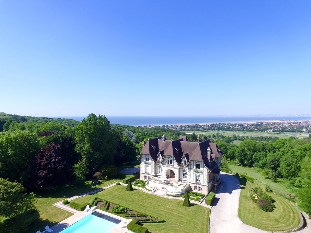 Bed and Breakfast Manoir De Benerville Довиль Экстерьер фото