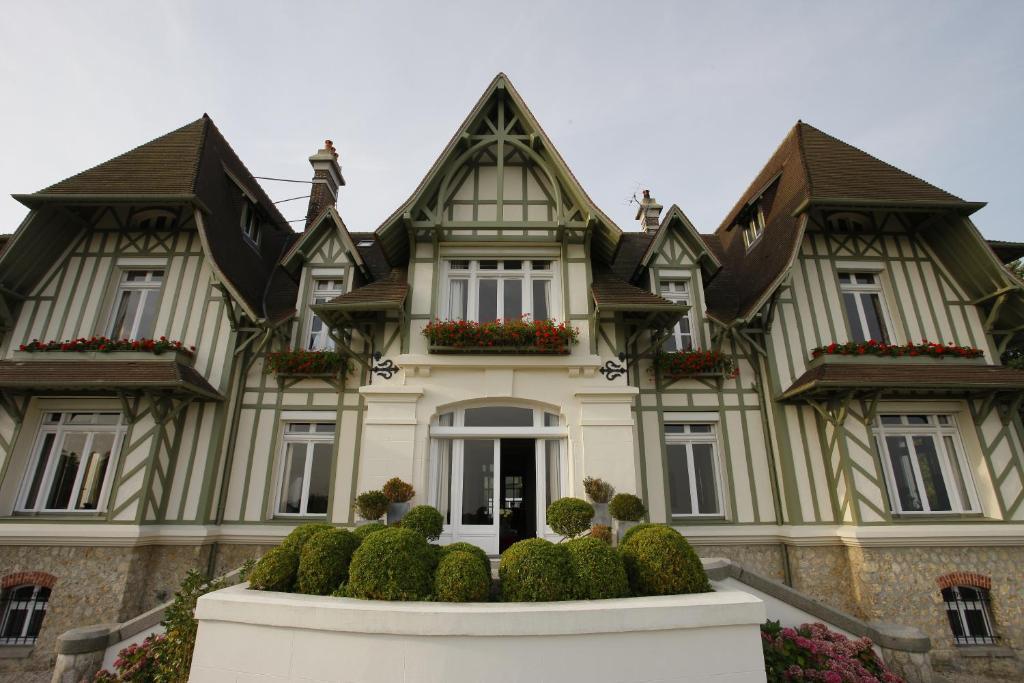 Bed and Breakfast Manoir De Benerville Довиль Экстерьер фото